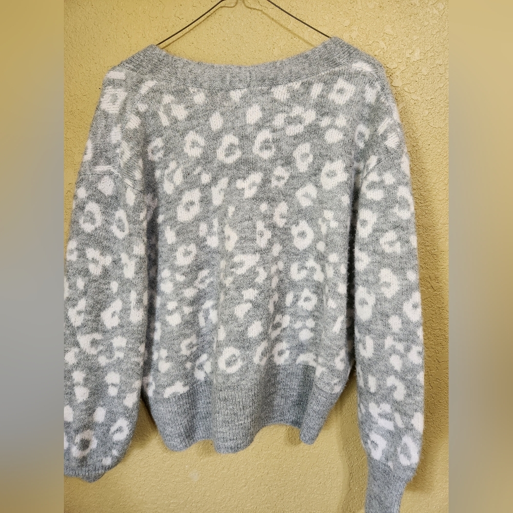 Sweater - Picture 2 of 3